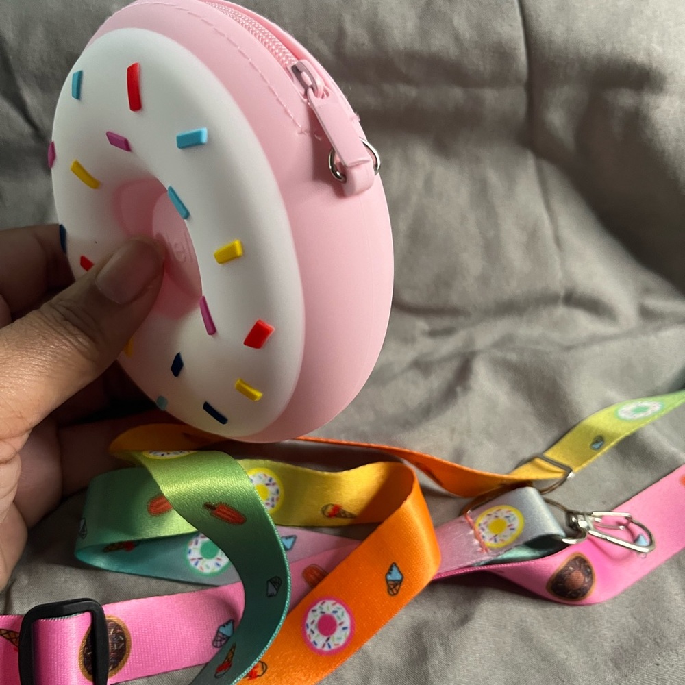 New kids donut crossbody